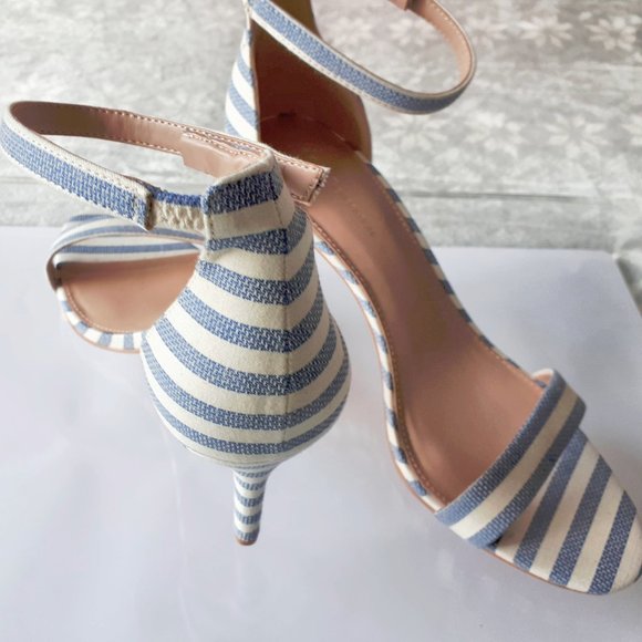 NWOT BCBGeneration white & blue fabric open toe heeled ankle tie sandal - Picture 4 of 5